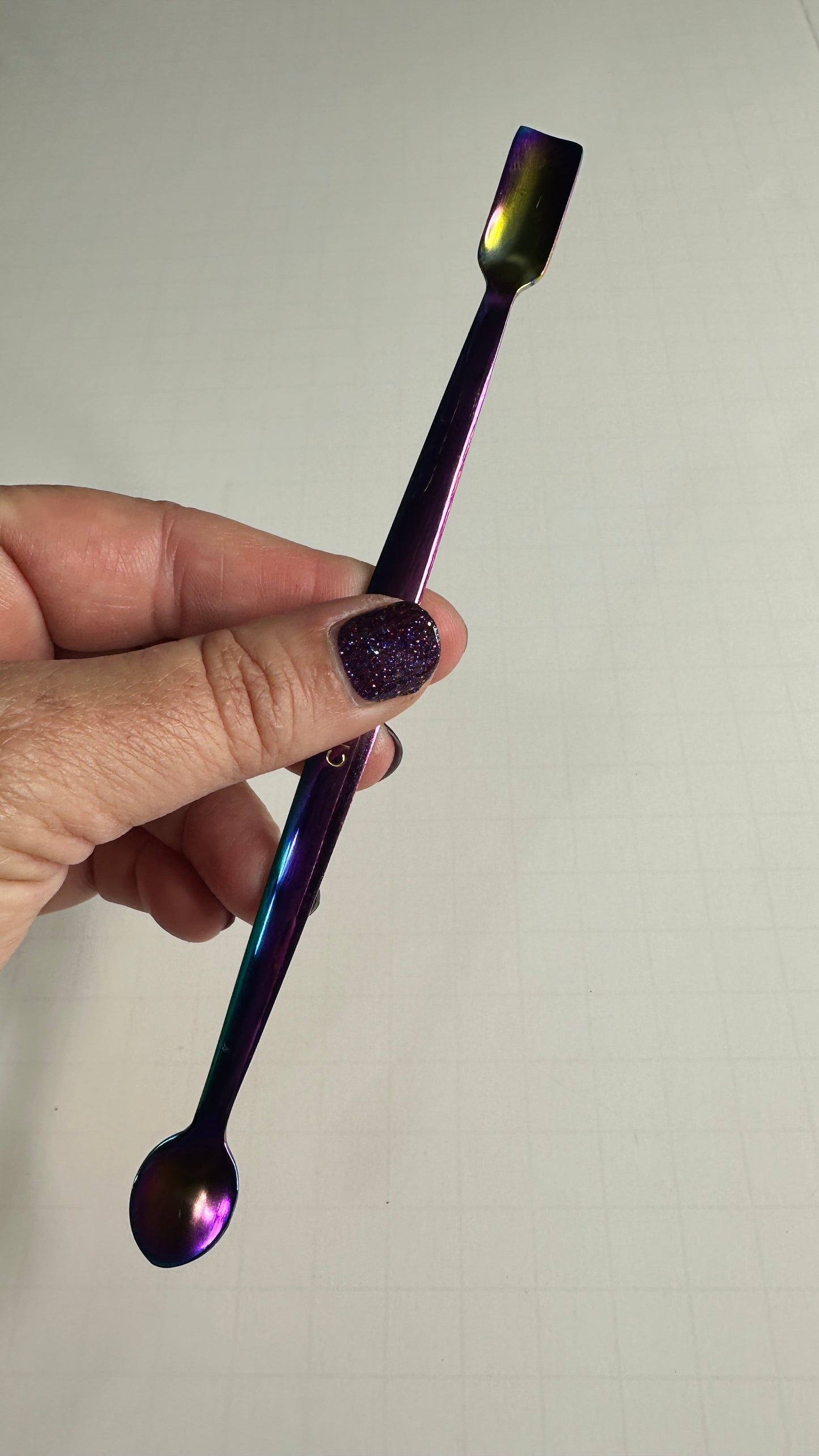 The Dazzle Dipper – Dual-Ended Metallic Spoon Tool for Glitter, Mica, Beads & Dazzle Dust