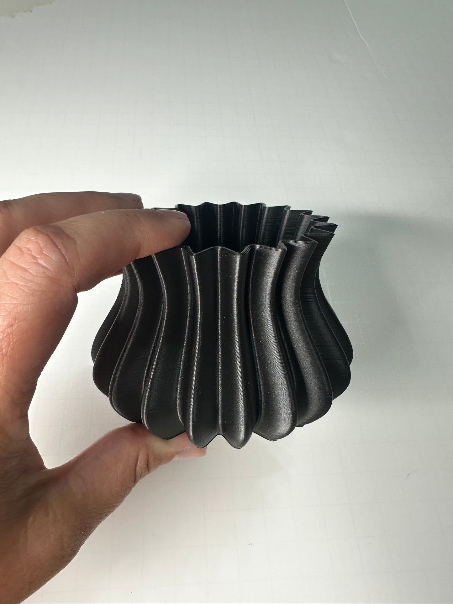 Fluted Starry Tool Cup for Polymer Clay & Sculpting Tools – Hematite Gray with Hidden Star Detail