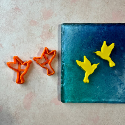 Small Hummingbirds Mirrored pair of sharp clay earring cutters - Create Along 