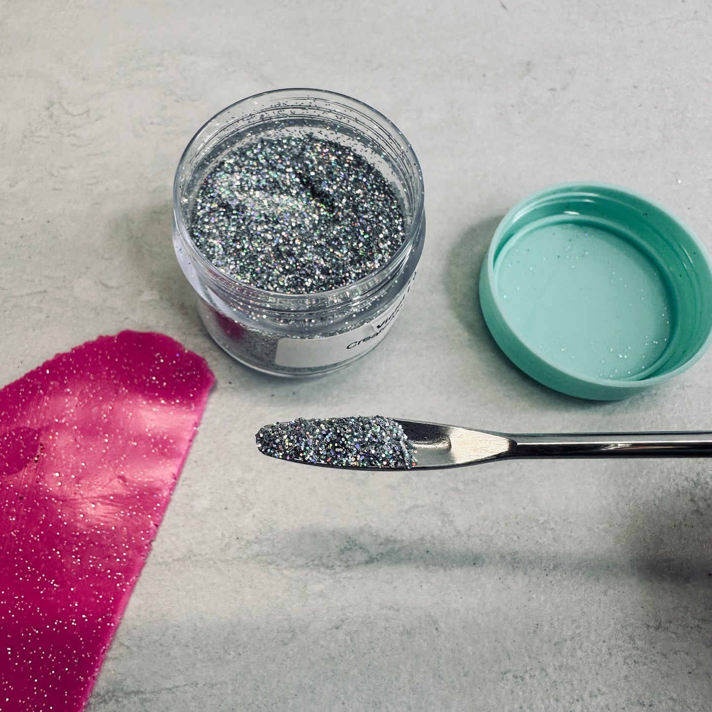 Metal glitter or powder non-static scooping spoon