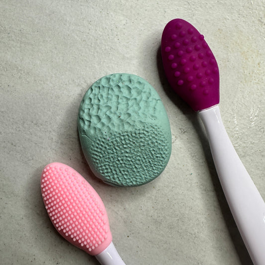 The Pebble Pusher – Double-Sided Silicone Texture Tool for Moss, Rock & Organic Clay Effects
