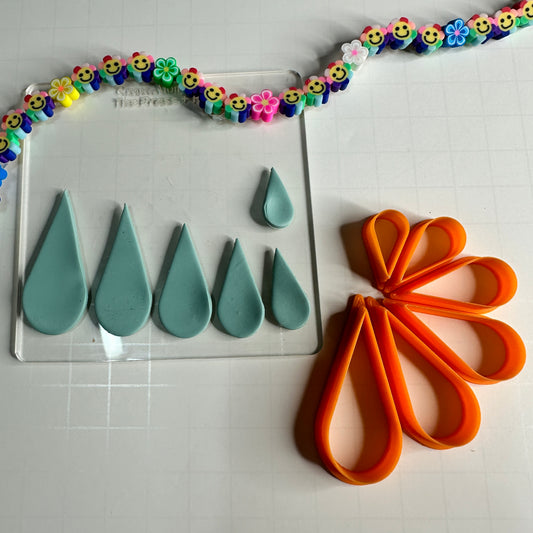 Water Drops Polymer Clay Cutter Set – 6-Piece Graduated Teardrop Cutters for Earrings, Pendants & Flower Petals
