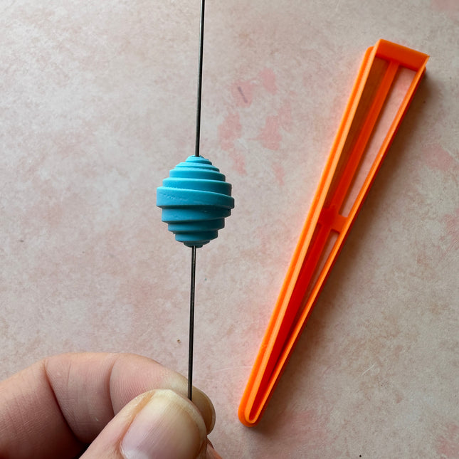 Rolled clay bead cutter - 5/8 inch round shape | paper bead style clay cutter - Create Along 