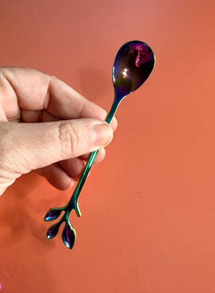 leaf scoop spoon